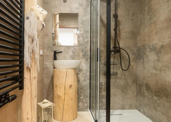 Jaszczurowka 33 & 3*