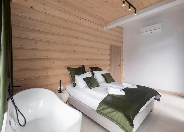 Apartmanhotel Jaszczurowka 33 & 3*