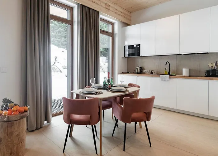 Apartmanhotel Jaszczurowka 33 & 3*