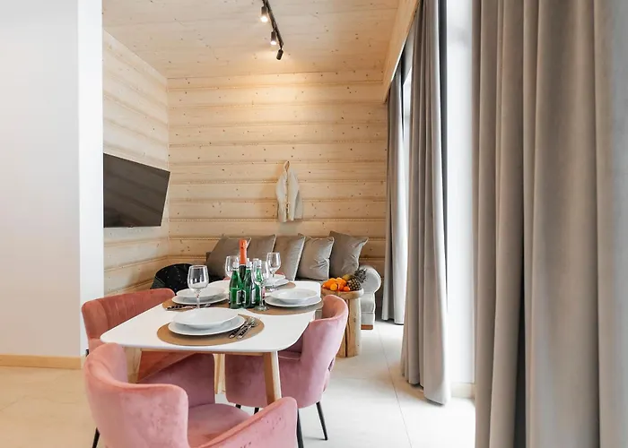 Jaszczurowka 33 & 3*